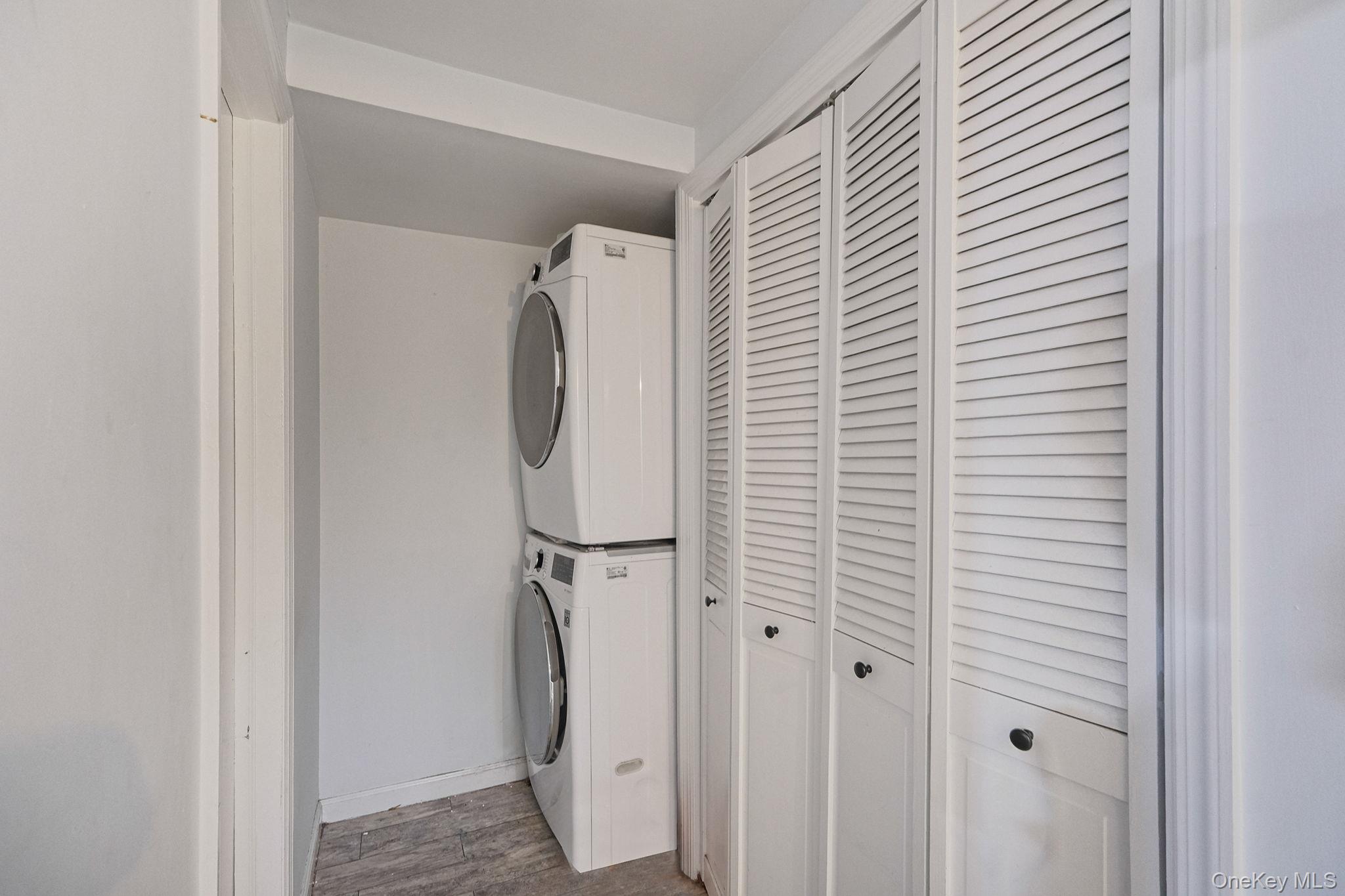 #10 photo, 54 S Centre Avenue, Rockville Centre , NY 11570