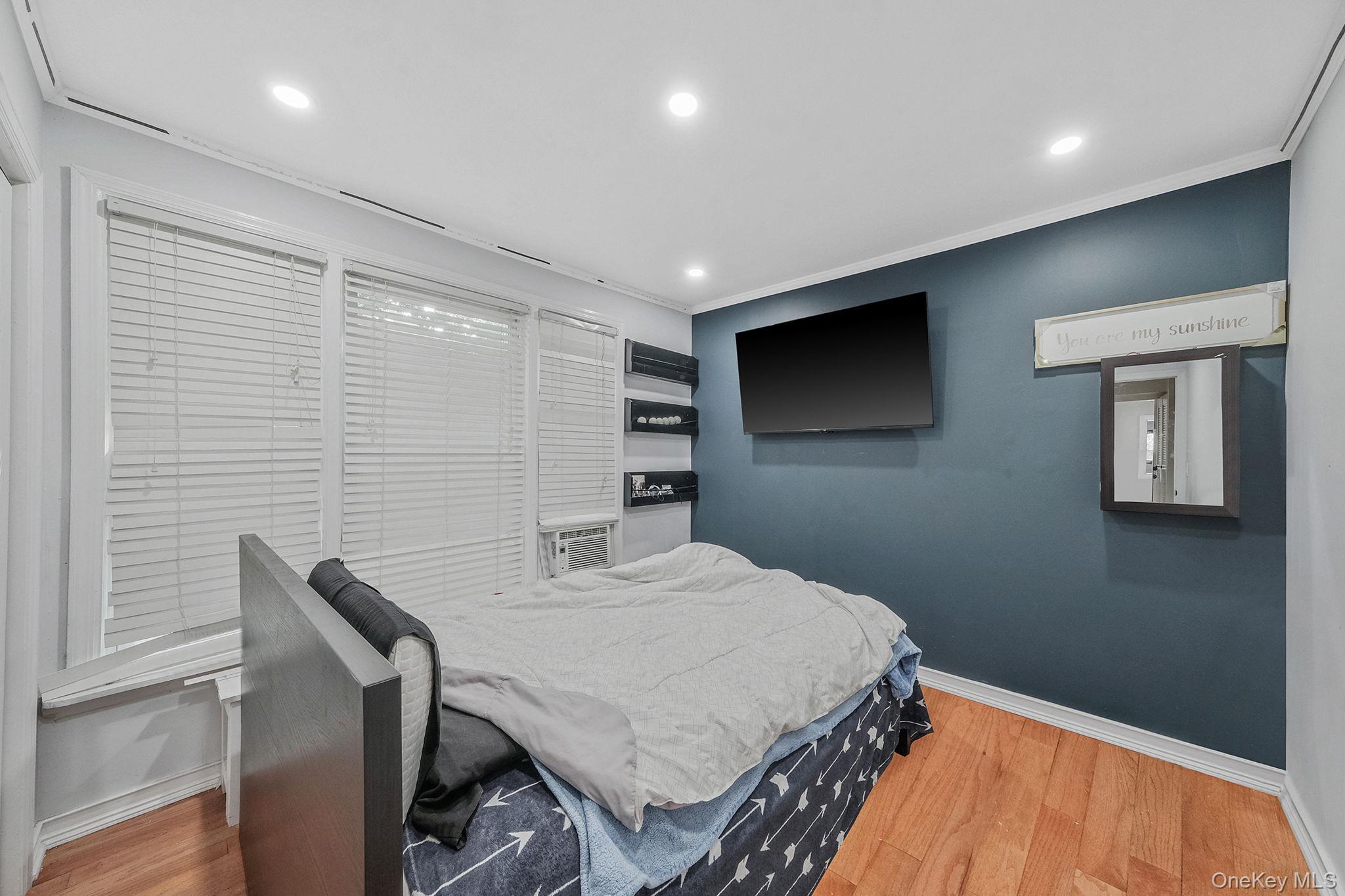 #13 photo, 54 S Centre Avenue, Rockville Centre , NY 11570