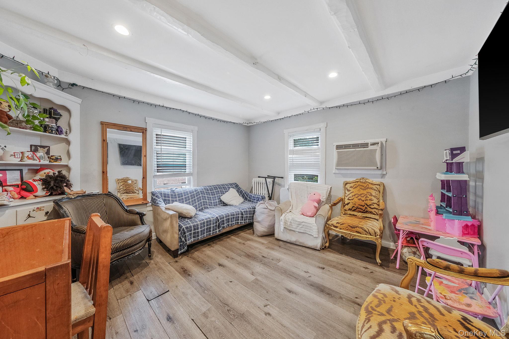 #14 photo, 54 S Centre Avenue, Rockville Centre , NY 11570