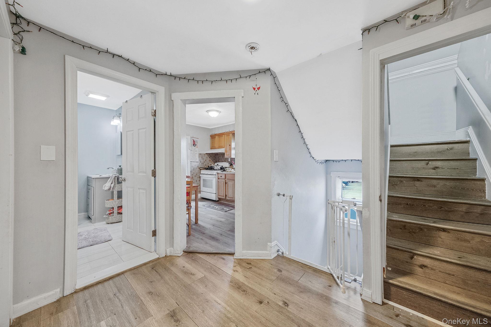 #16 photo, 54 S Centre Avenue, Rockville Centre , NY 11570