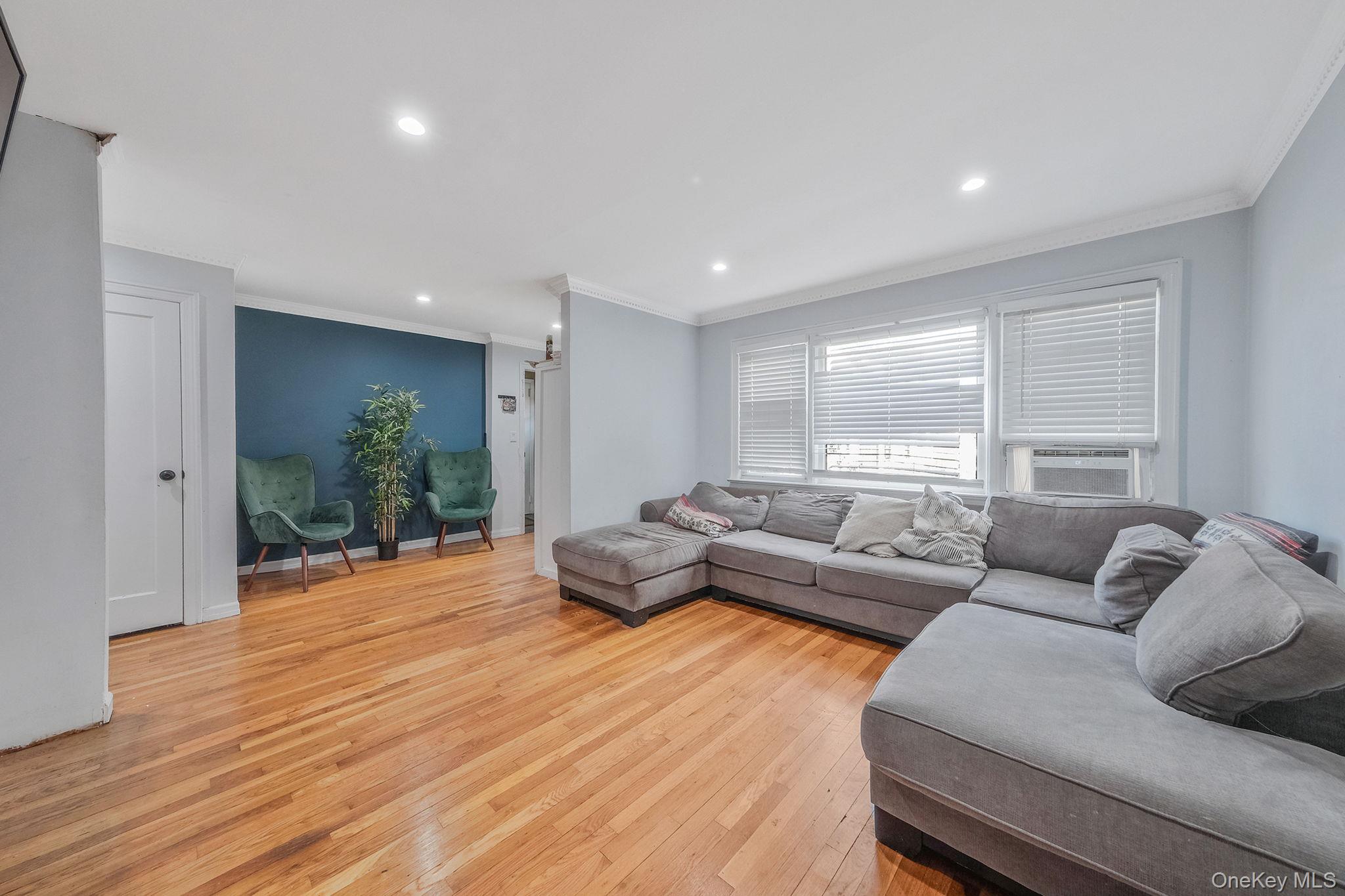 #3 photo, 54 S Centre Avenue, Rockville Centre , NY 11570