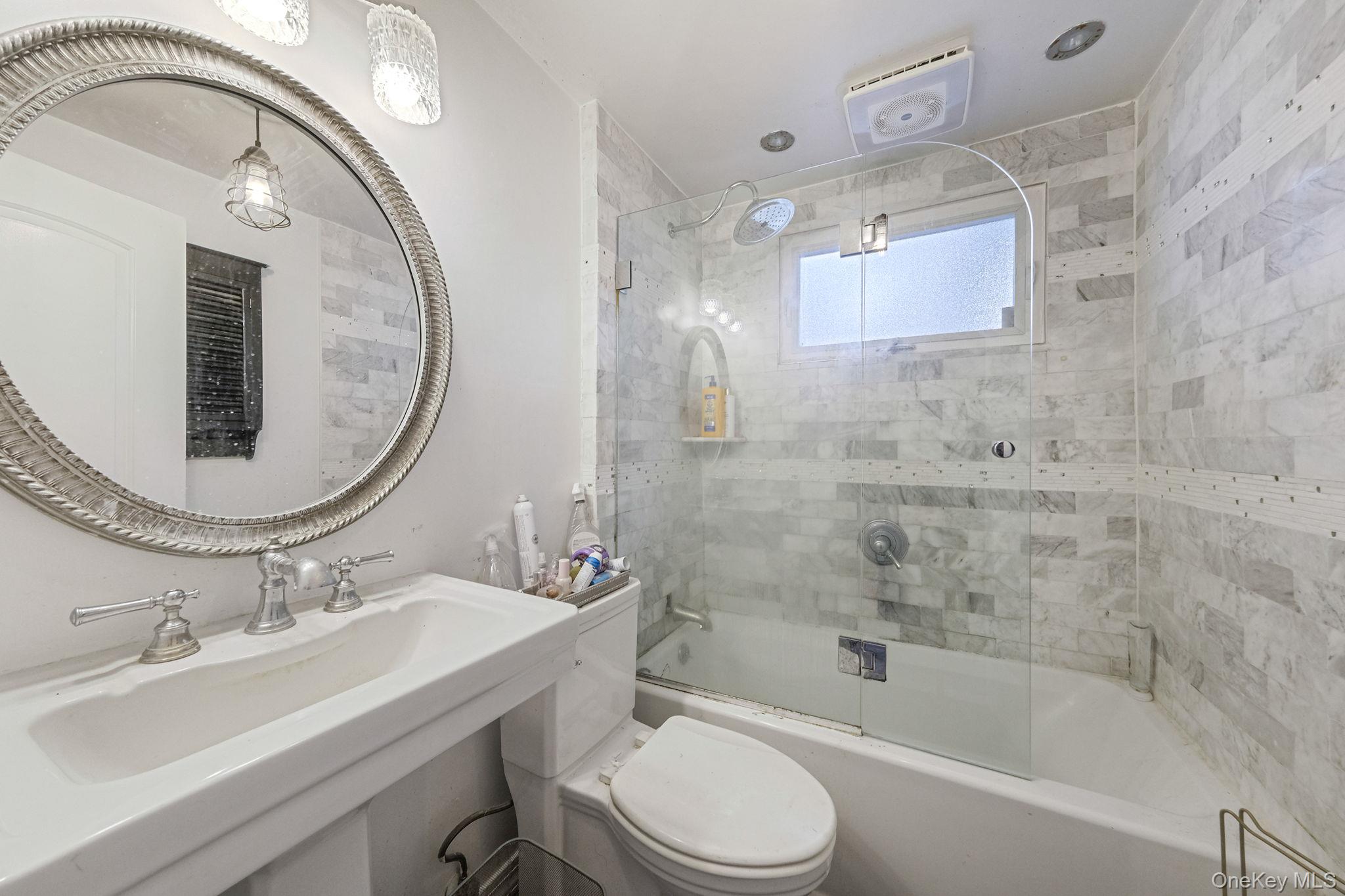 #9 photo, 54 S Centre Avenue, Rockville Centre , NY 11570