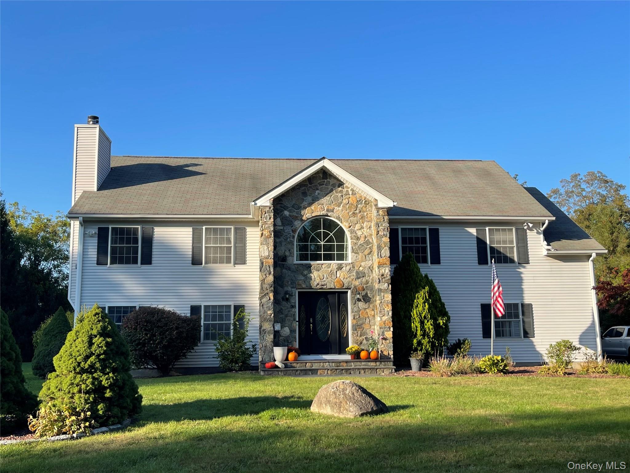 #1 photo, 70 Oak Pond Lane, Mahopac , NY 10541
