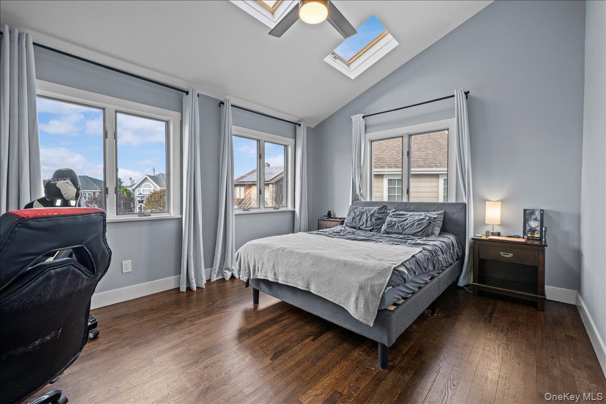 #18 photo, 4072 Darby Lane, Seaford , NY 11783