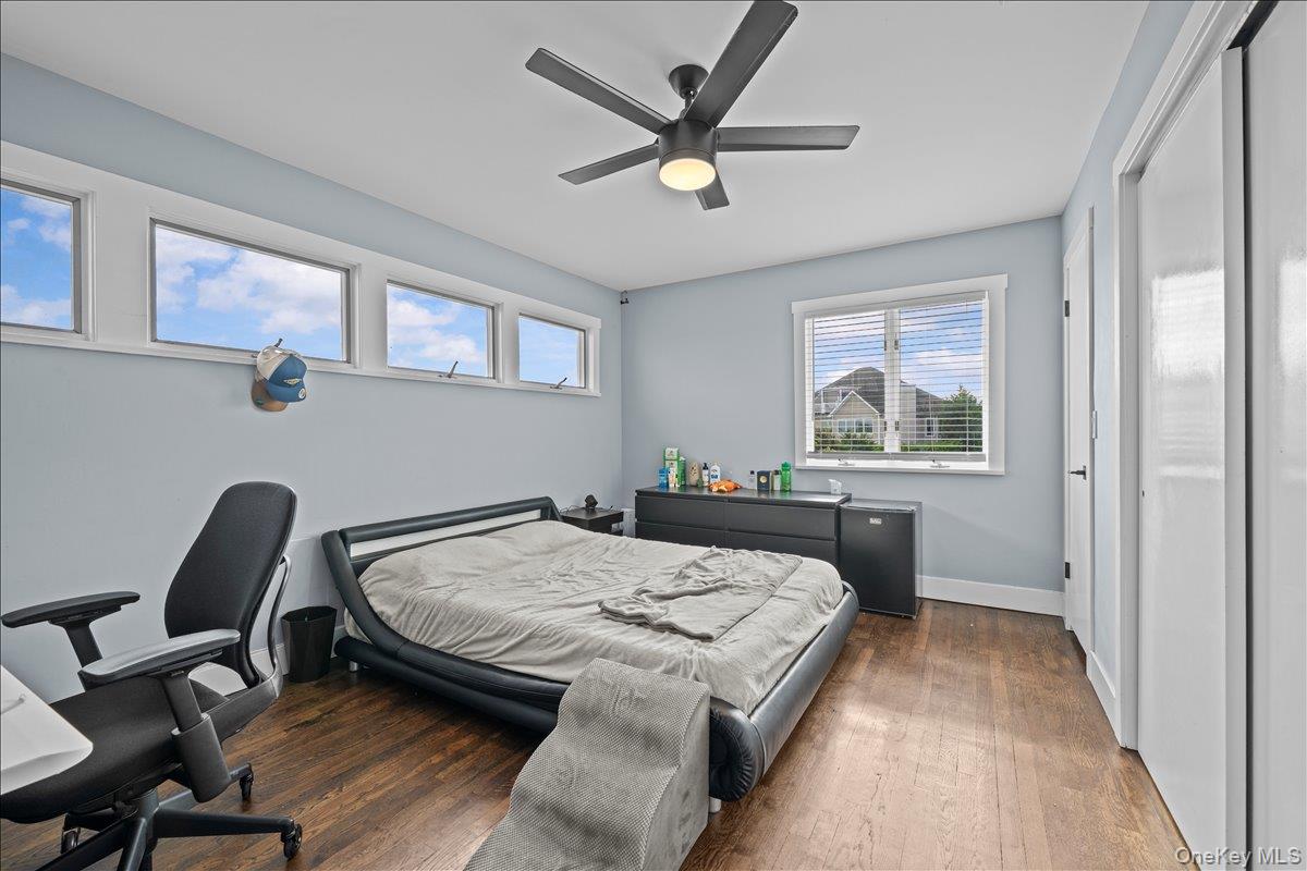 #19 photo, 4072 Darby Lane, Seaford , NY 11783