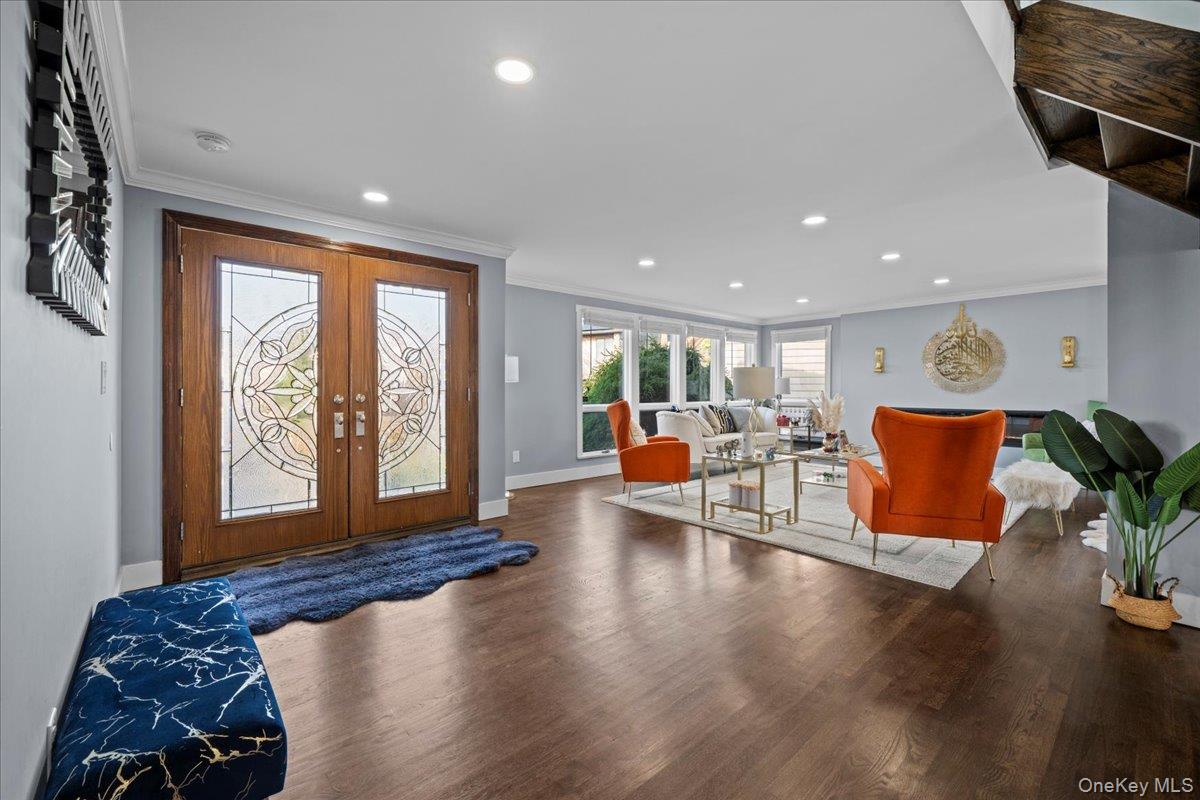 #2 photo, 4072 Darby Lane, Seaford , NY 11783