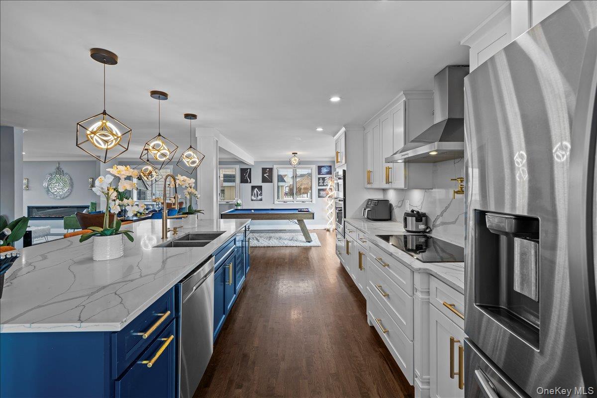 #8 photo, 4072 Darby Lane, Seaford , NY 11783