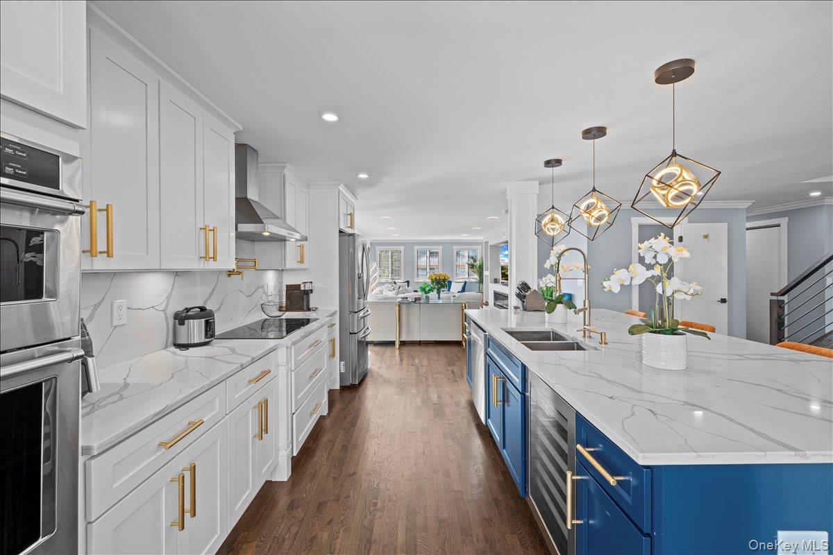 #9 photo, 4072 Darby Lane, Seaford , NY 11783