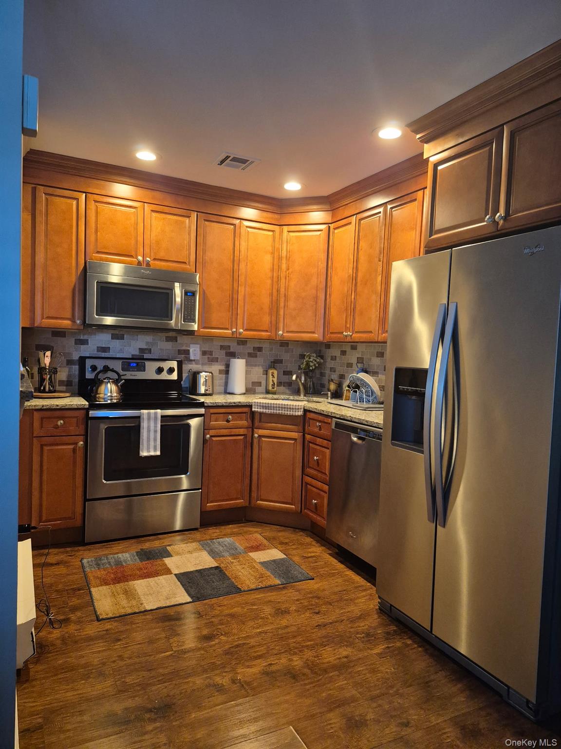 #11 photo, 424 Woodbridge Drive, サフォーク郡 Ridge , NY 11961