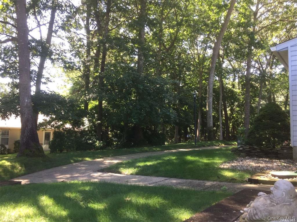 #20 photo, 424 Woodbridge Drive, サフォーク郡 Ridge , NY 11961