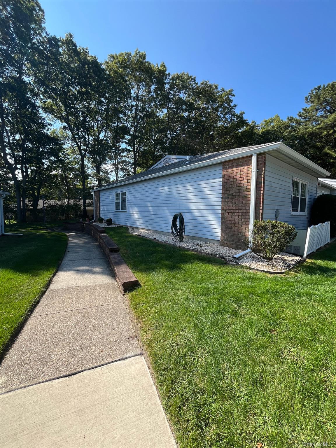 #3 photo, 424 Woodbridge Drive, サフォーク郡 Ridge , NY 11961