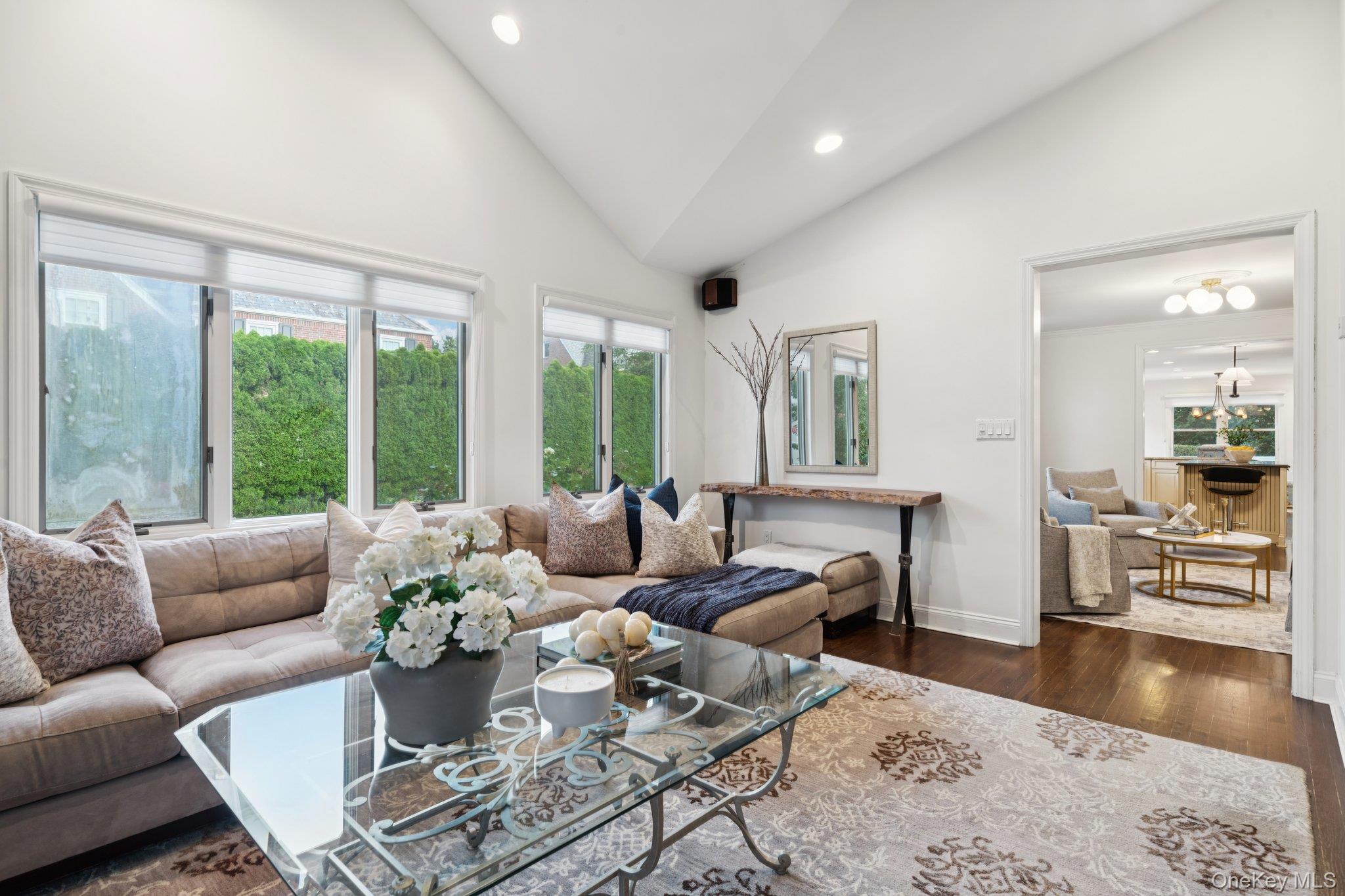 #11 photo, 85 Kilburn Road, Garden City , NY 11530