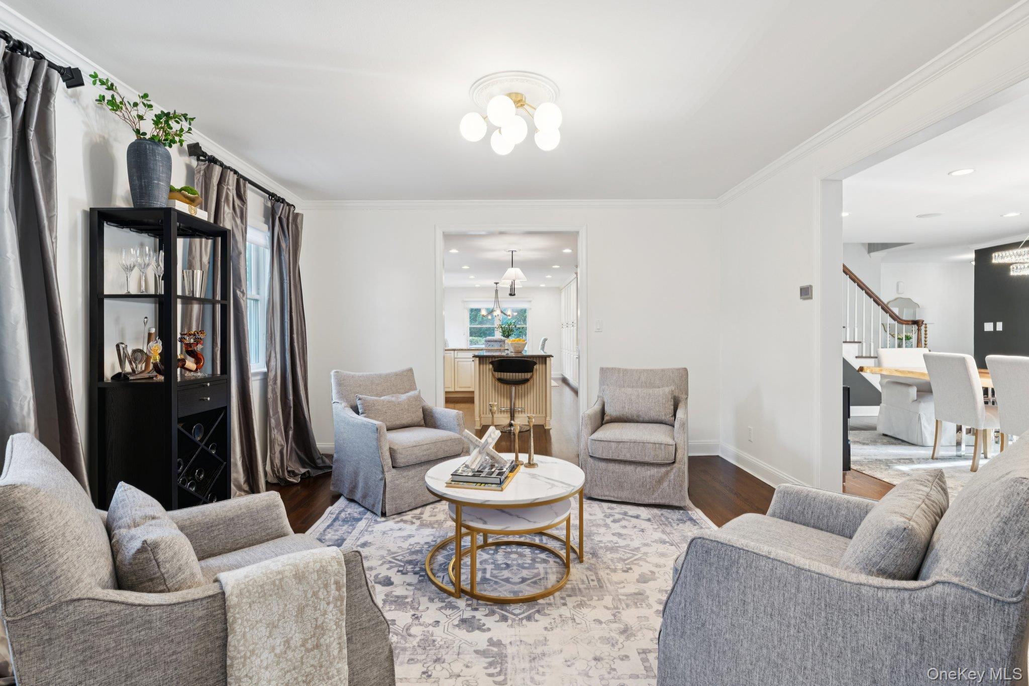 #13 photo, 85 Kilburn Road, Garden City , NY 11530