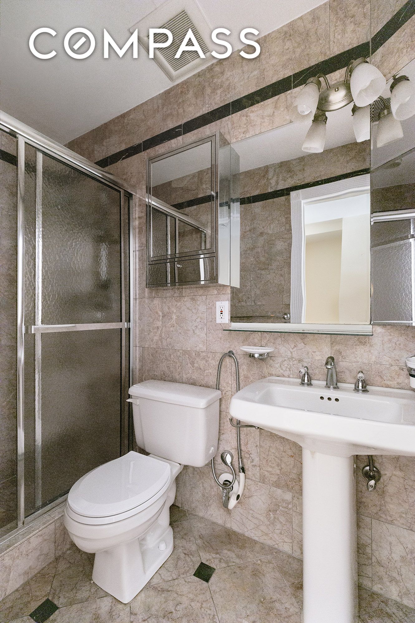 #21 photo, 23 E 81st Street, マンハッタン Upper East Side , NY 10028