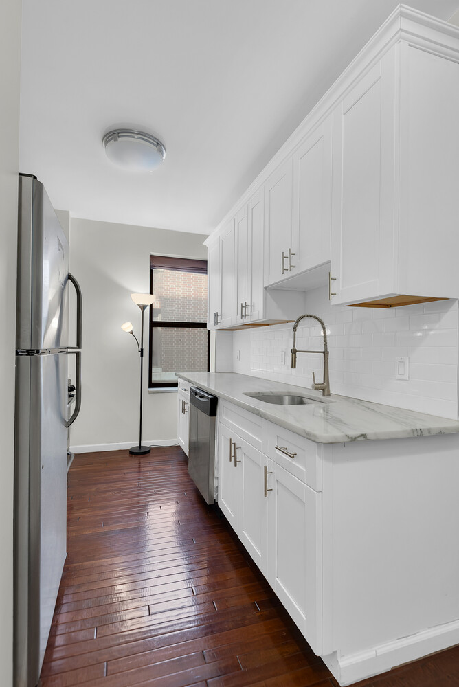 #1 photo, 1494 OCEAN Avenue, ブルックリン区 Midwood , NY 11230