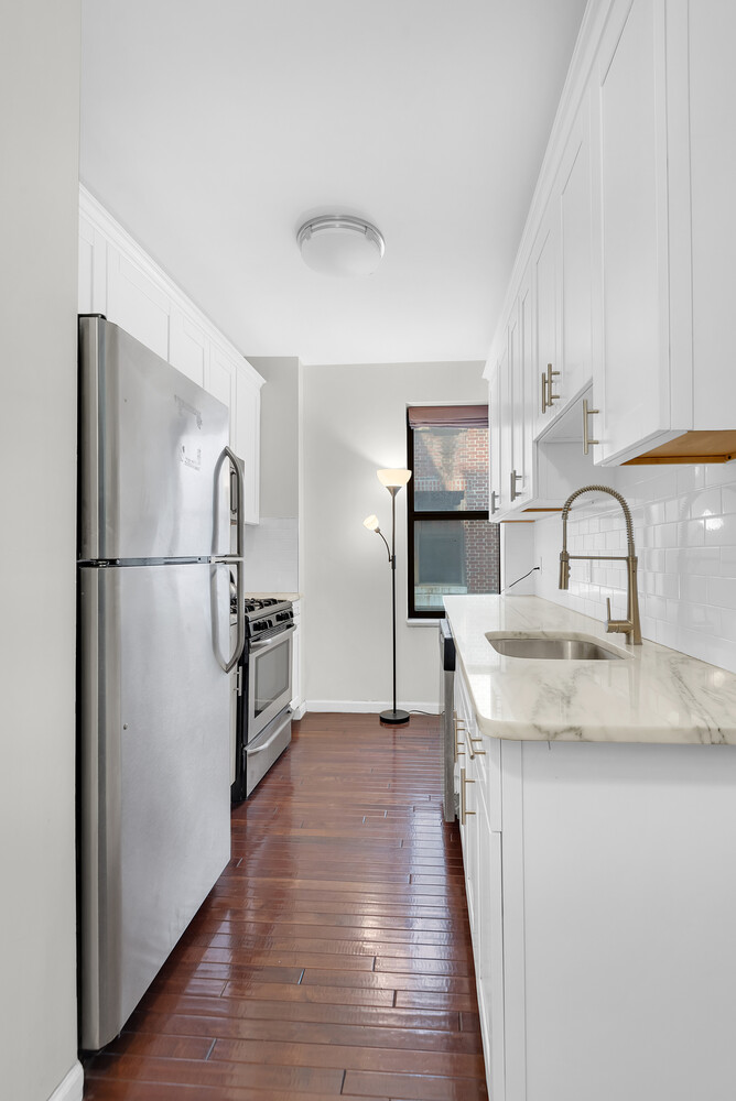 #3 photo, 1494 OCEAN Avenue, ブルックリン区 Midwood , NY 11230