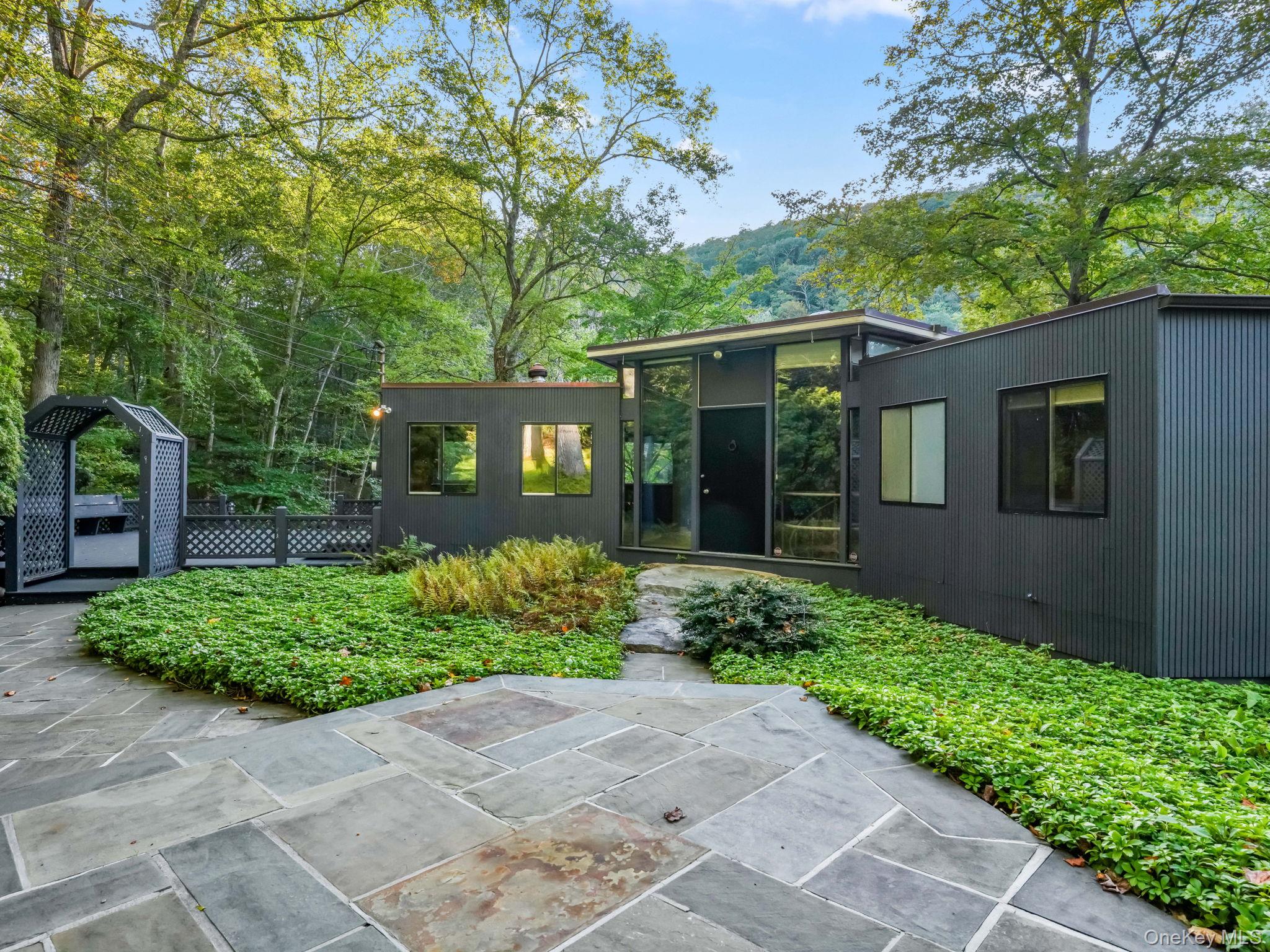 #1 photo, 98 Park View Road, Pound Ridge , NY 10576