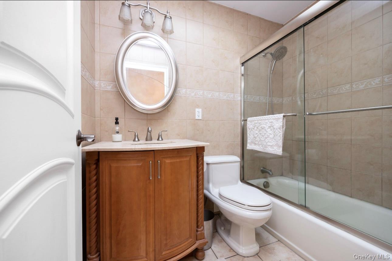 #17 photo, 70-13 Caldwell Avenue, Maspeth , NY 11378