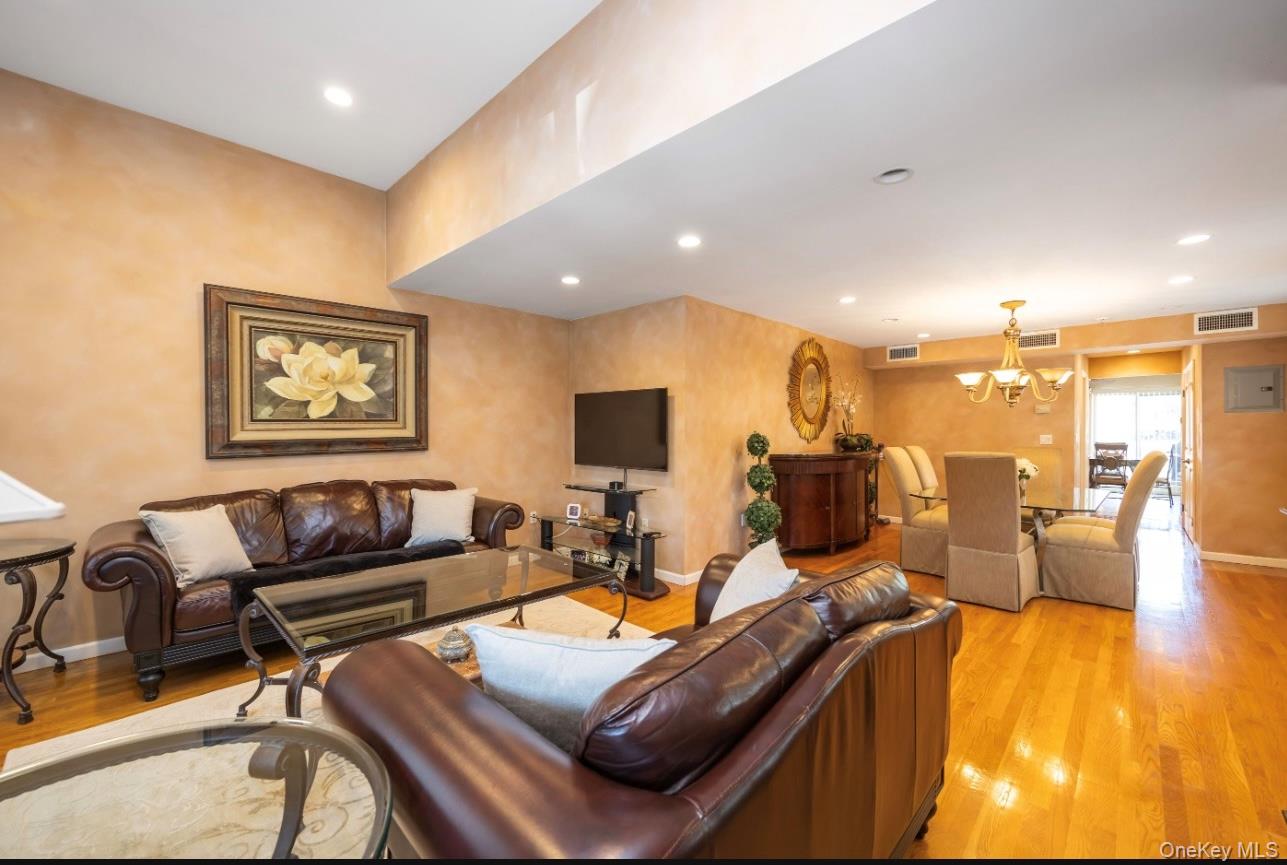 #5 photo, 70-13 Caldwell Avenue, Maspeth , NY 11378