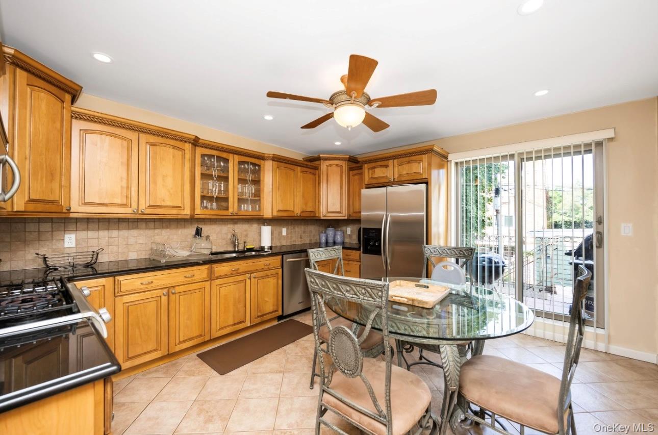 #8 photo, 70-13 Caldwell Avenue, Maspeth , NY 11378