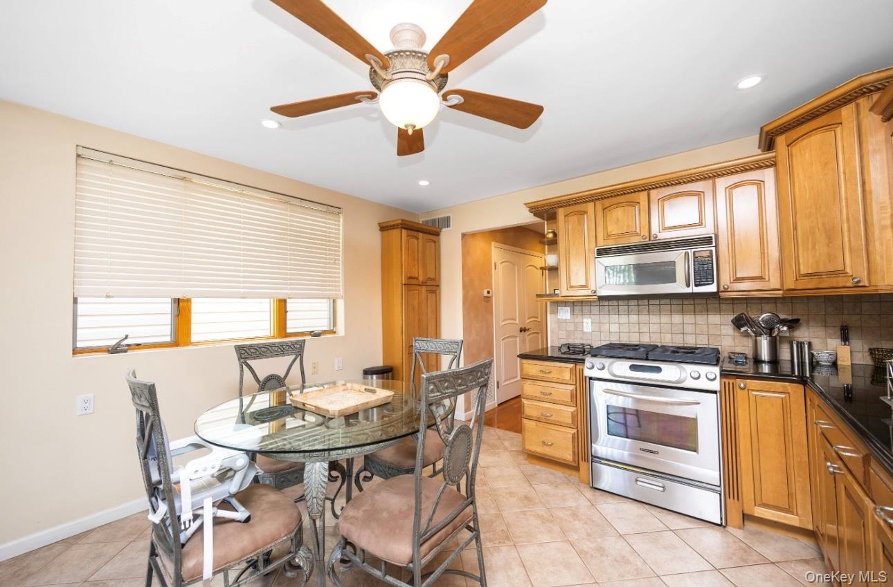 #9 photo, 70-13 Caldwell Avenue, Maspeth , NY 11378