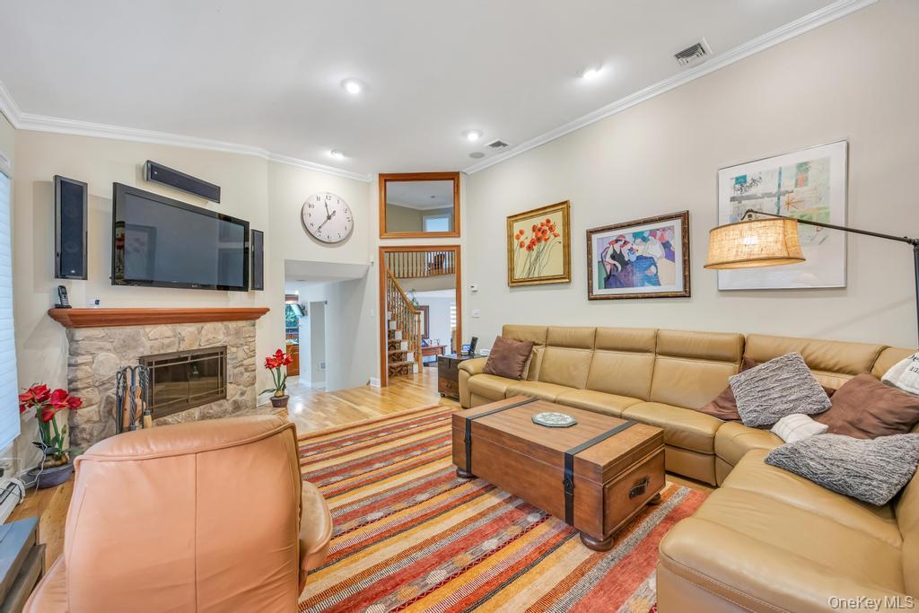 #16 photo, 40 Somerset Place, ناسو Syosset , NY 11791