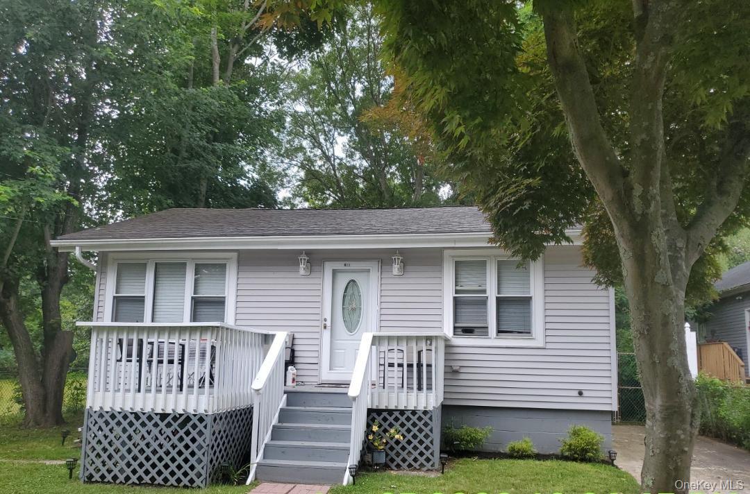 #1 photo, 411 Glen Drive, सफ़ोक काउंटी Shirley , NY 11967