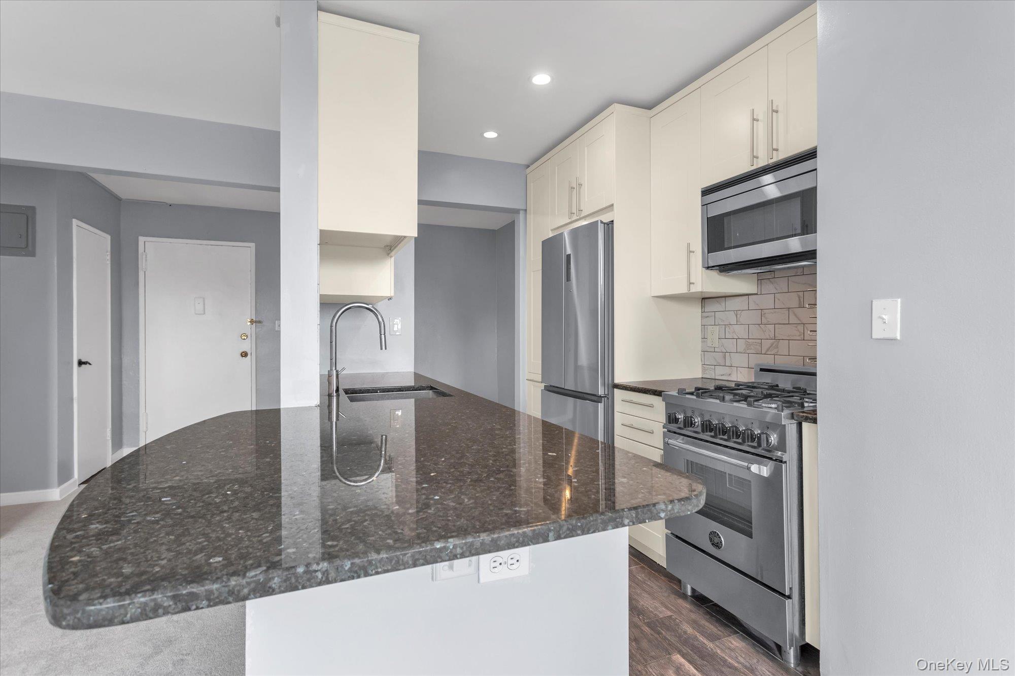 #11 photo, 504 Merrick Road, Lynbrook , NY 11563