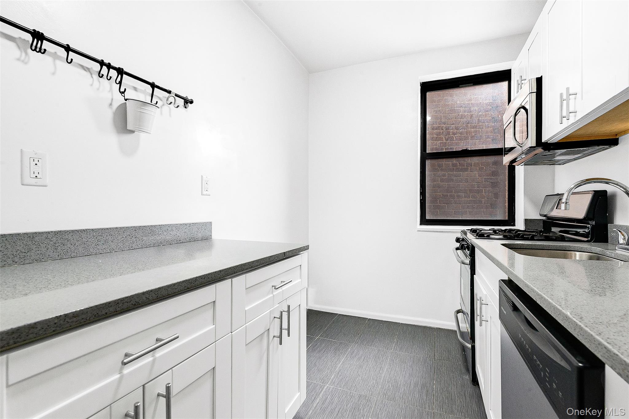 #15 photo, 103-25 68th Avenue, クイーンズ区 Forest Hills , NY 11375