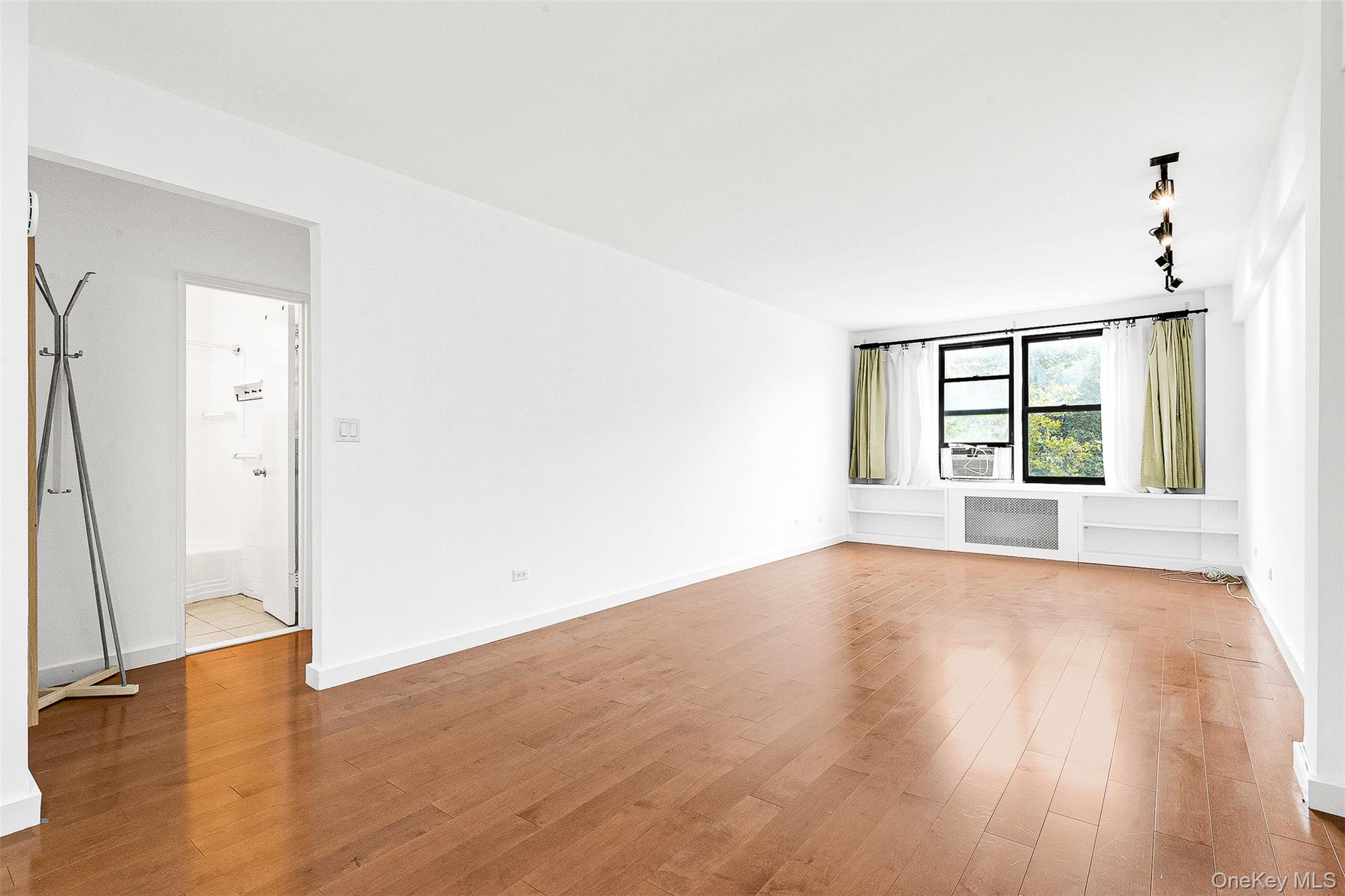 #18 photo, 103-25 68th Avenue, クイーンズ区 Forest Hills , NY 11375