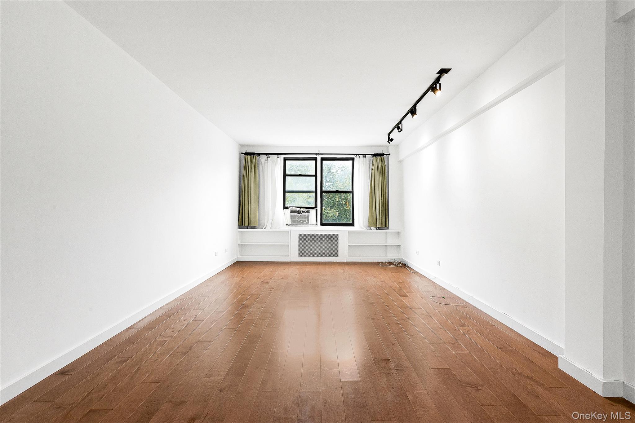 #19 photo, 103-25 68th Avenue, クイーンズ区 Forest Hills , NY 11375