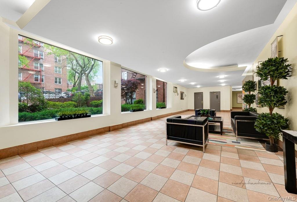 #2 photo, 103-25 68th Avenue, クイーンズ区 Forest Hills , NY 11375