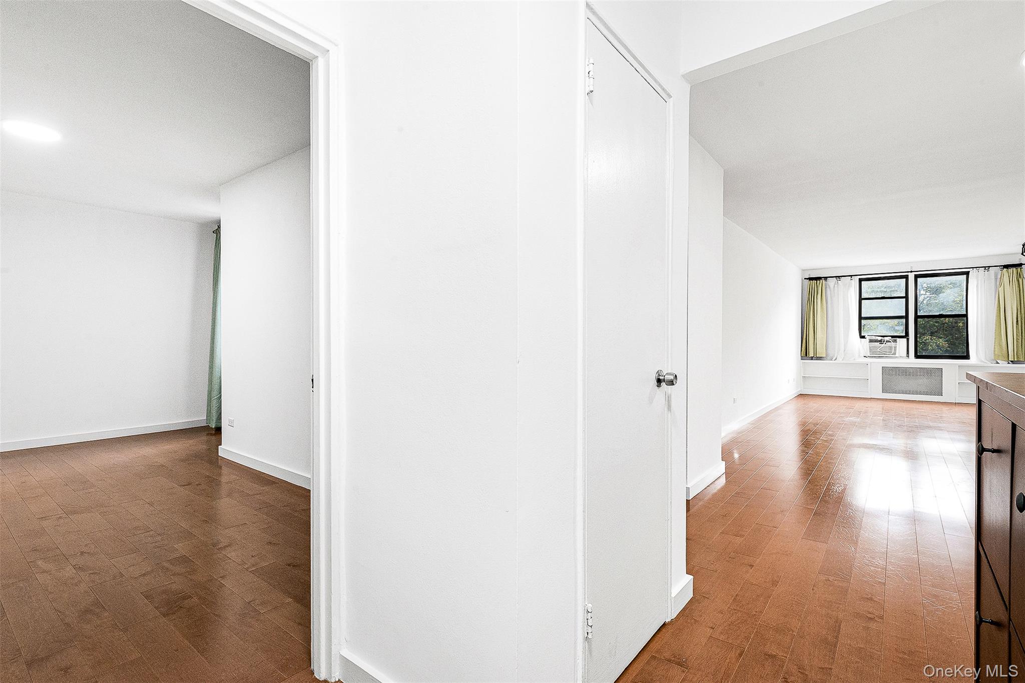 #4 photo, 103-25 68th Avenue, クイーンズ区 Forest Hills , NY 11375