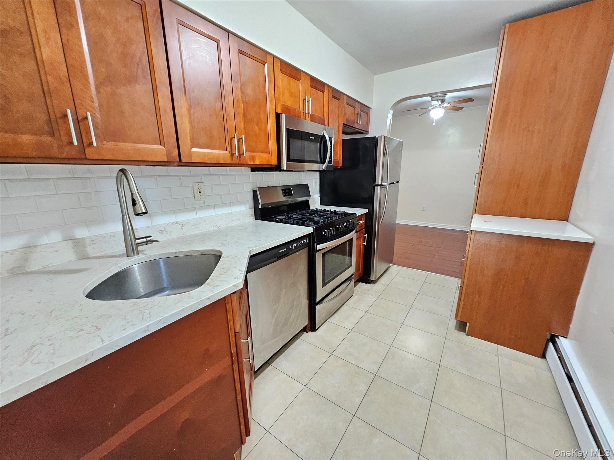 #3 photo, 76-40 170 Street, Fresh Meadows , NY 11366