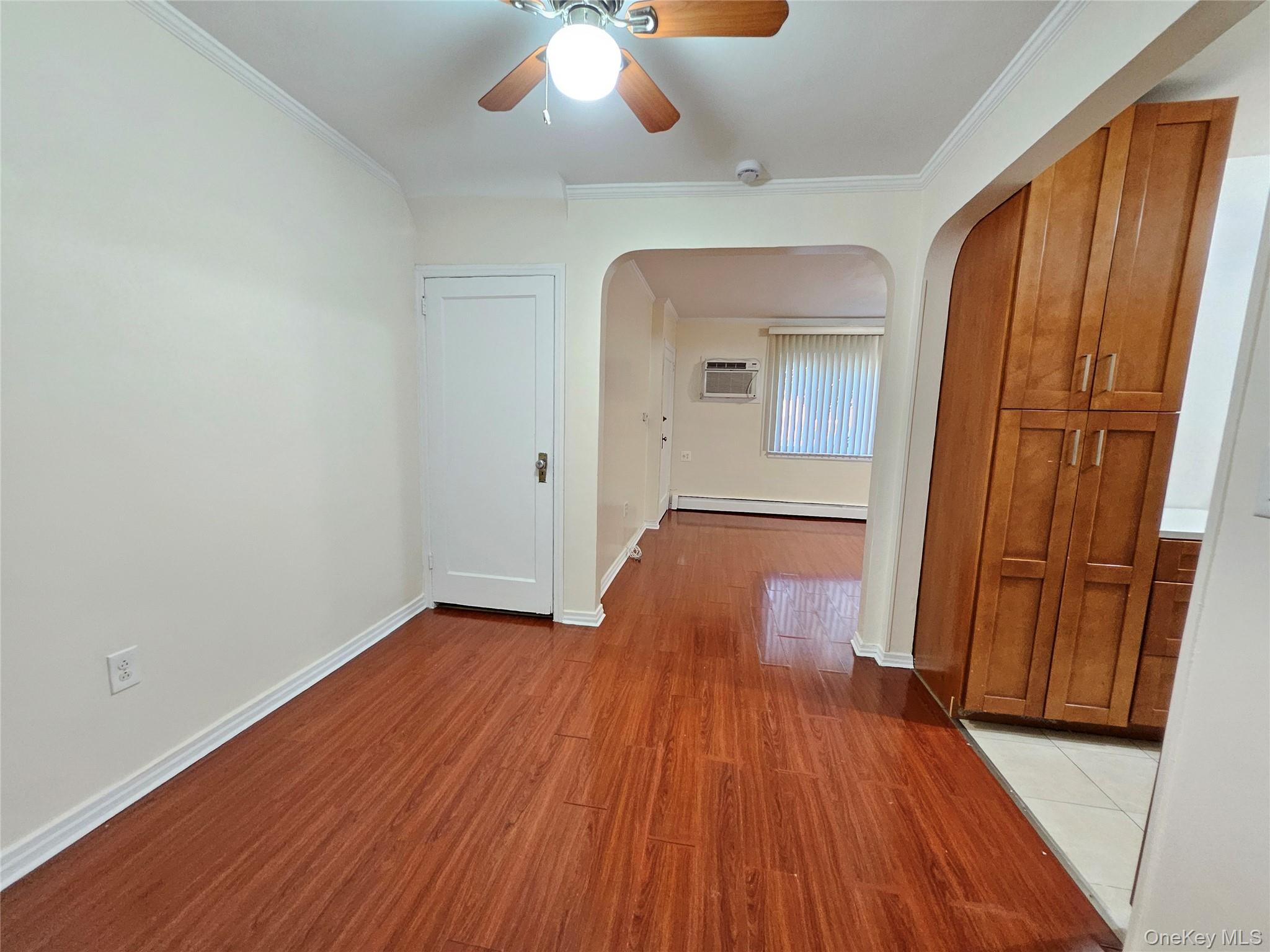 #6 photo, 76-40 170 Street, Fresh Meadows , NY 11366