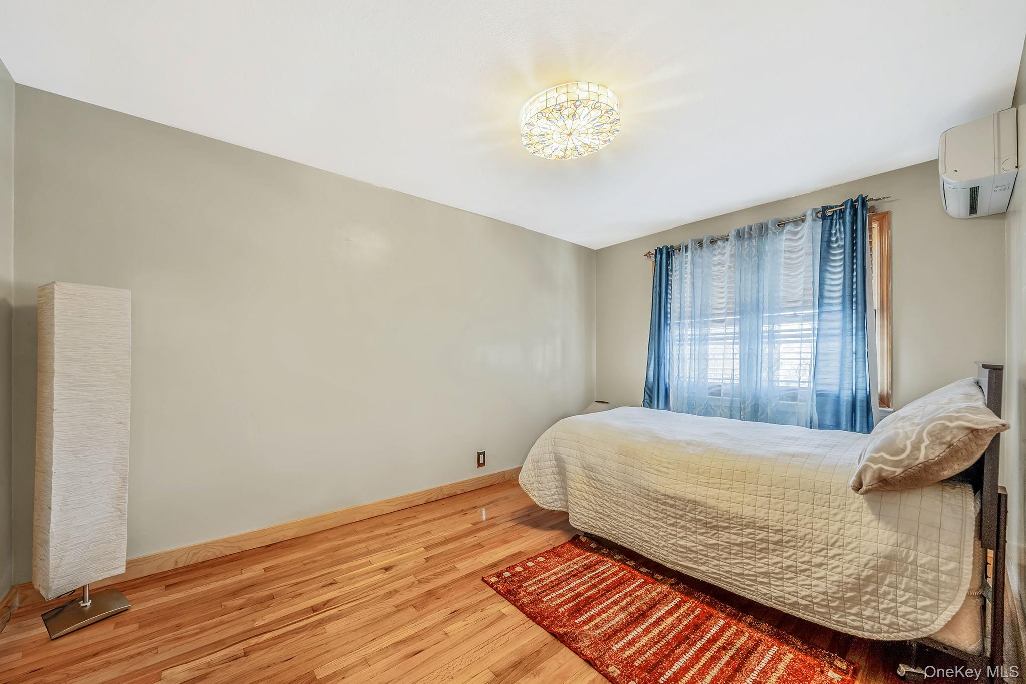 #12 photo, 6002 80th Avenue, クイーンズ区 Glendale , NY 11385