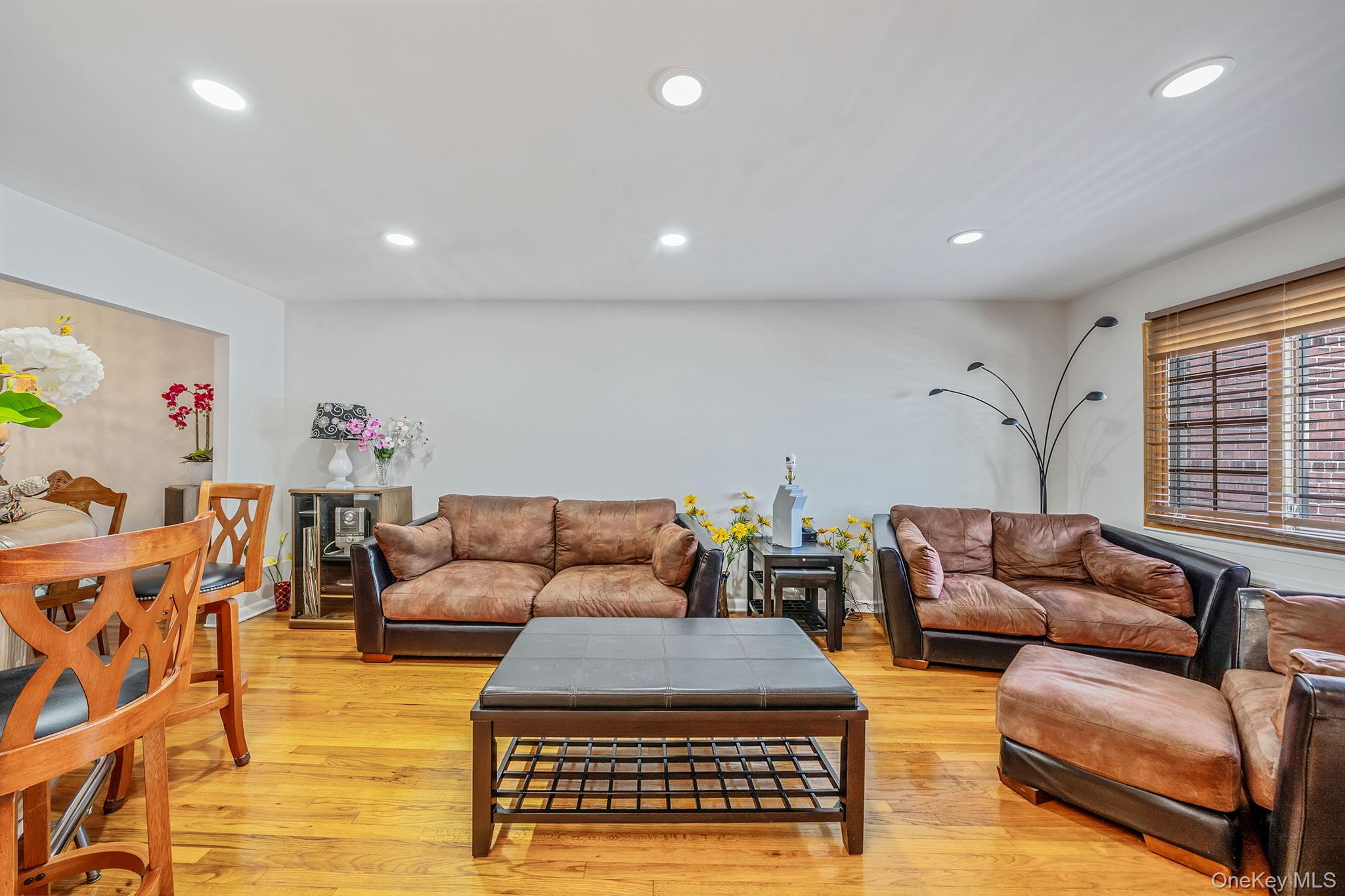 #5 photo, 6002 80th Avenue, クイーンズ区 Glendale , NY 11385