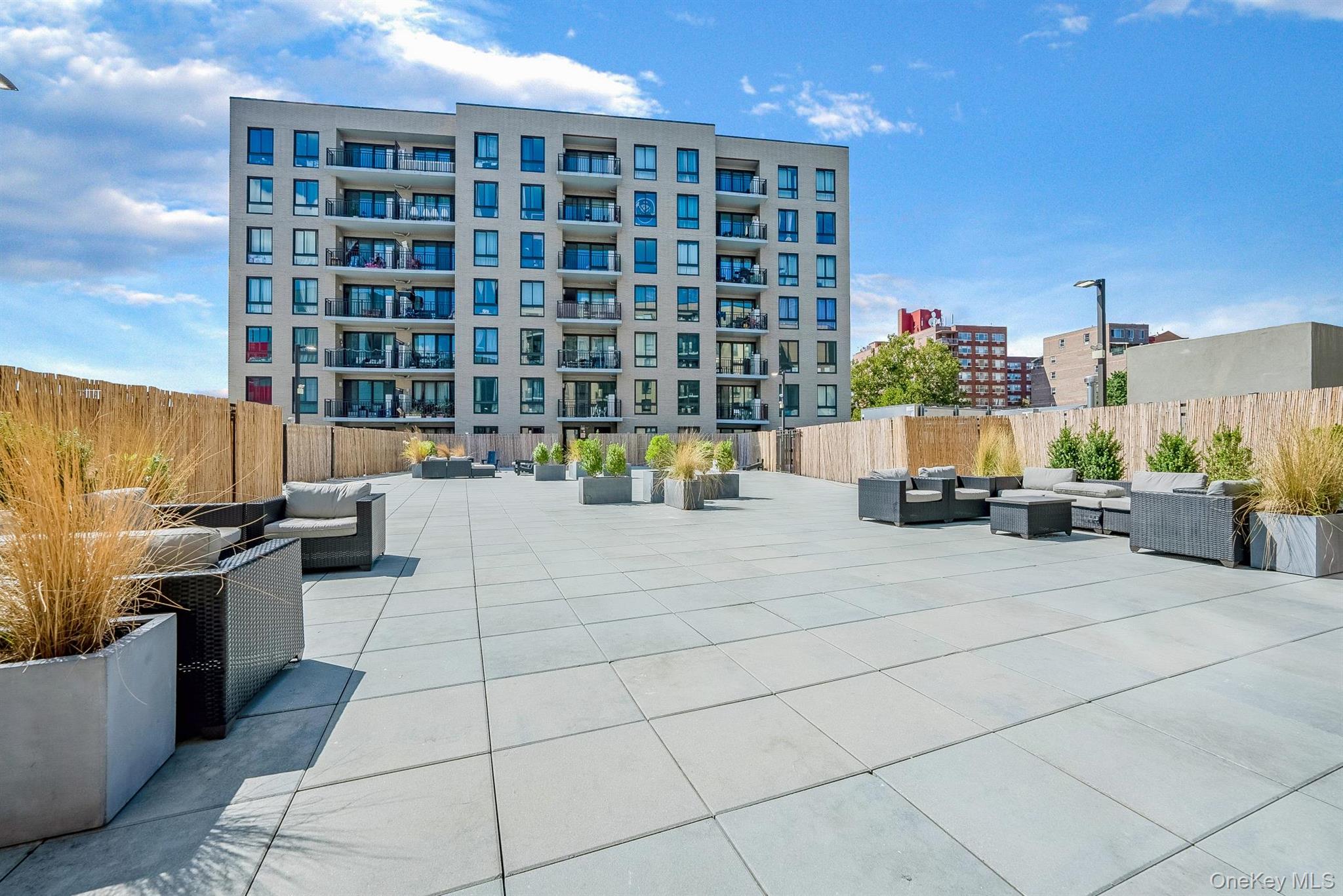 #1 photo, 4516 83RD ST, クイーンズ区 Elmhurst , NY 11373