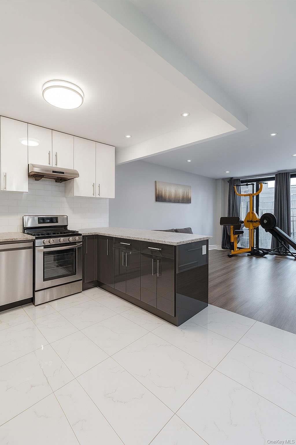 #5 photo, 4516 83RD ST, クイーンズ区 Elmhurst , NY 11373