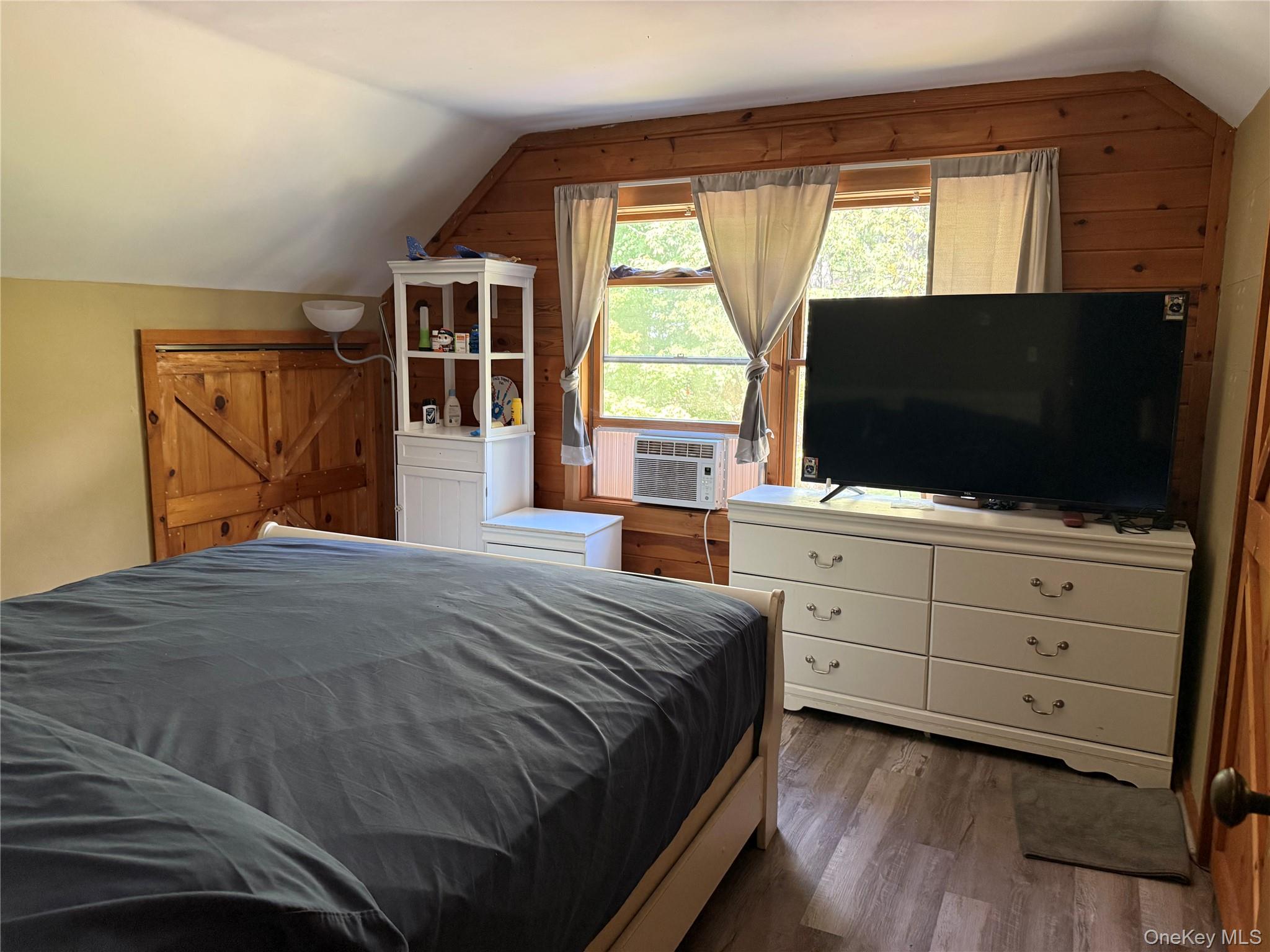 #19 photo, 910 State Route 42, Sparrowbush , NY 12780