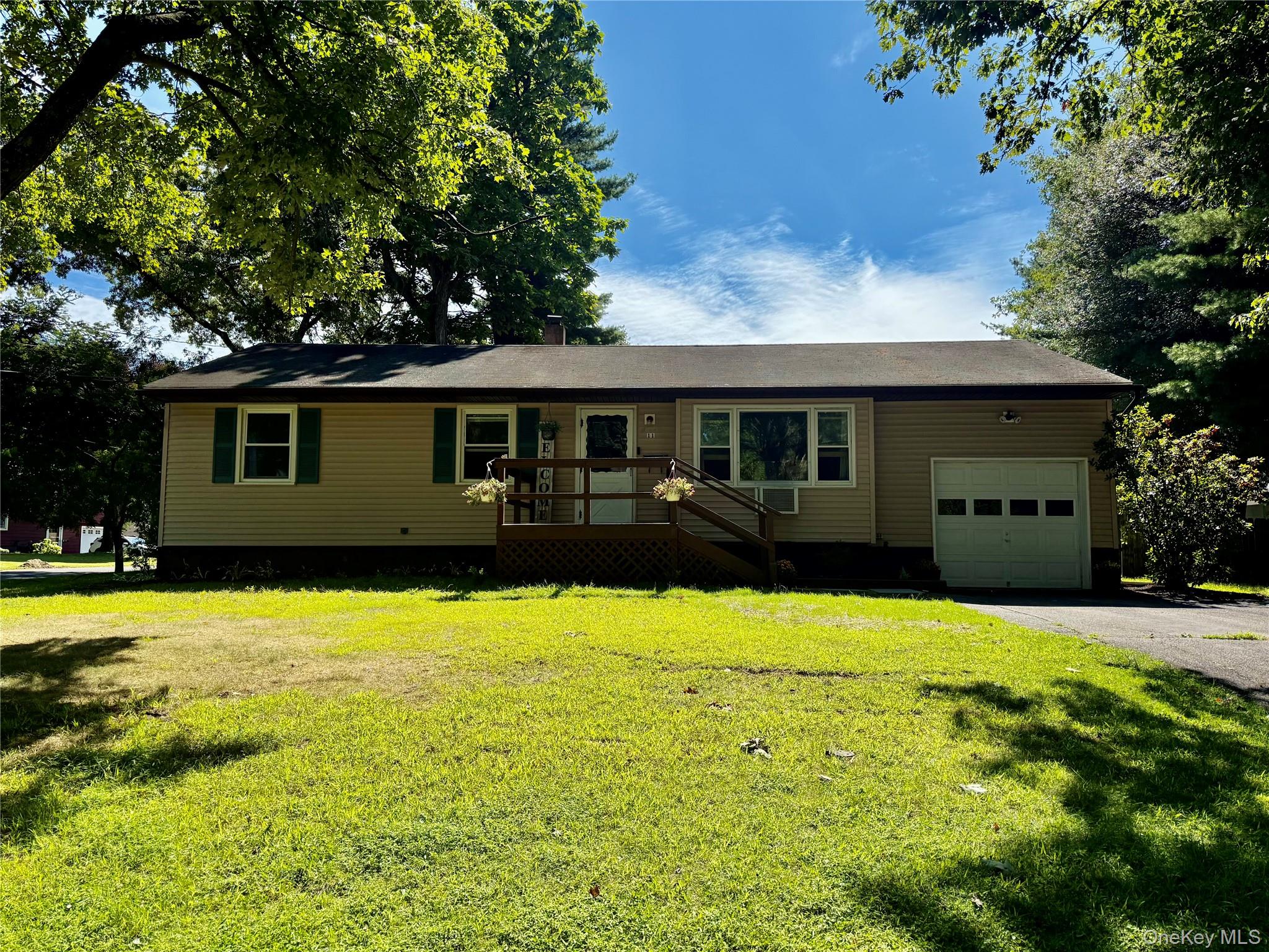 #1 photo, 11 Cambridge Drive, Red Hook , NY 12571