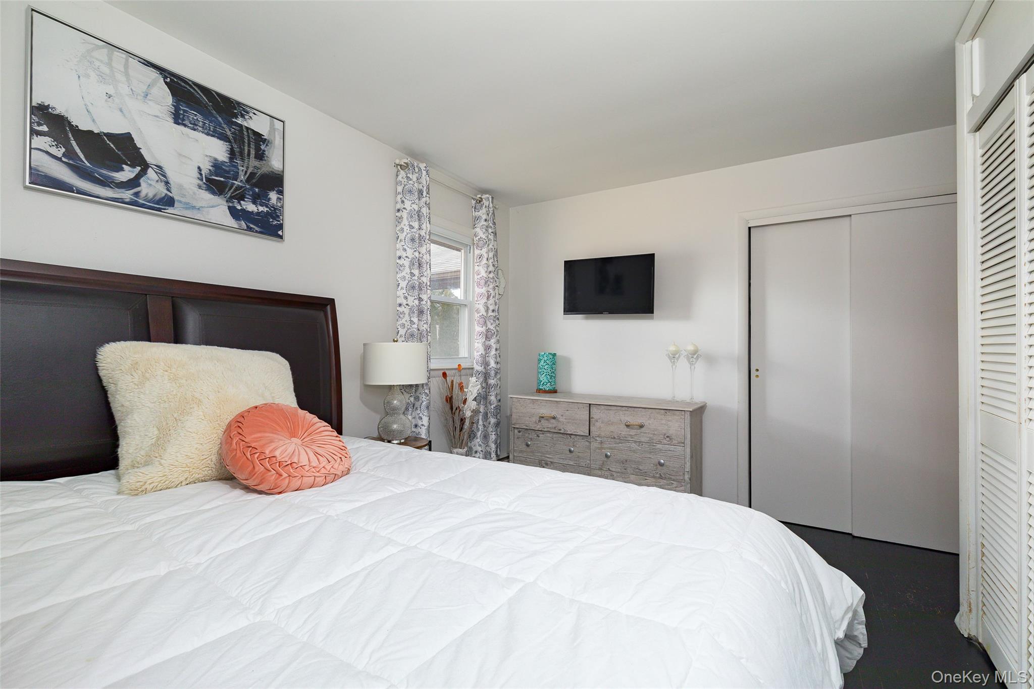 #13 photo, 11 Cambridge Drive, Red Hook , NY 12571