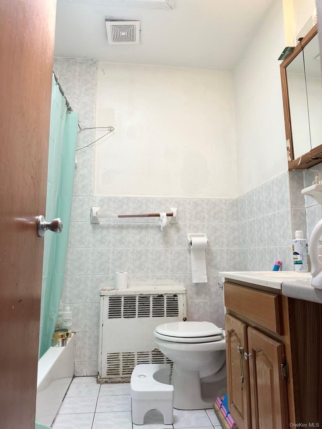 #4 photo, 153-51 Horace Harding Expressway, Flushing , NY 11367