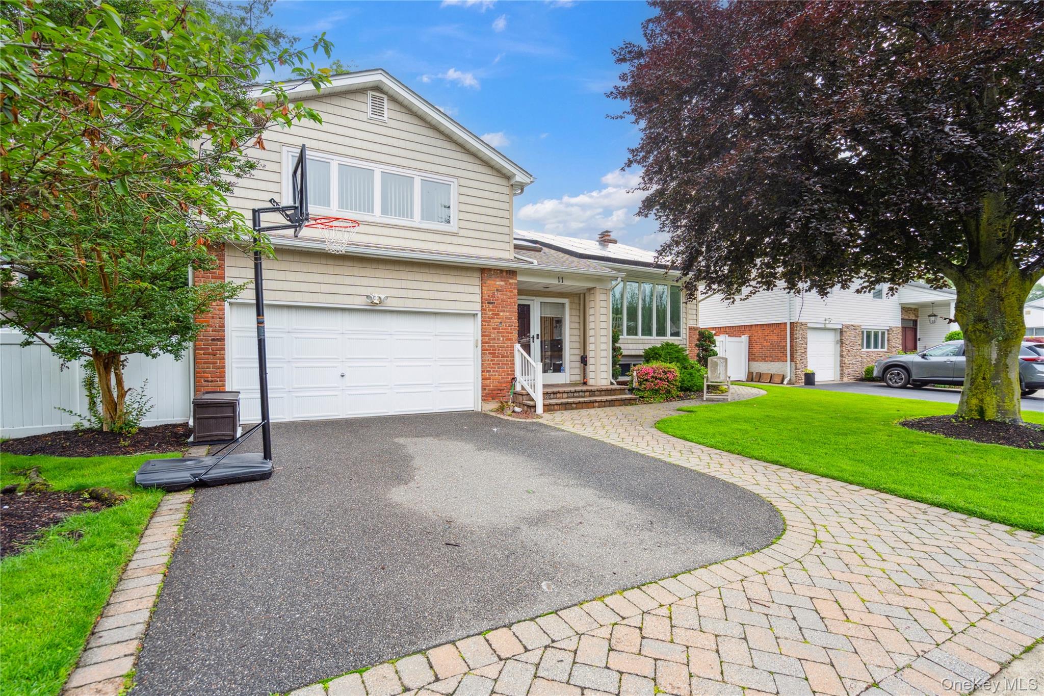 #1 photo, 11 Robin Lane, Plainview , NY 11803