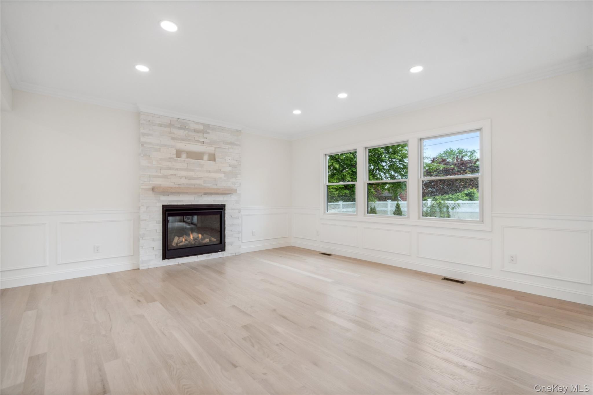 #11 photo, 15 Lorraine Street, Syosset , NY 11791