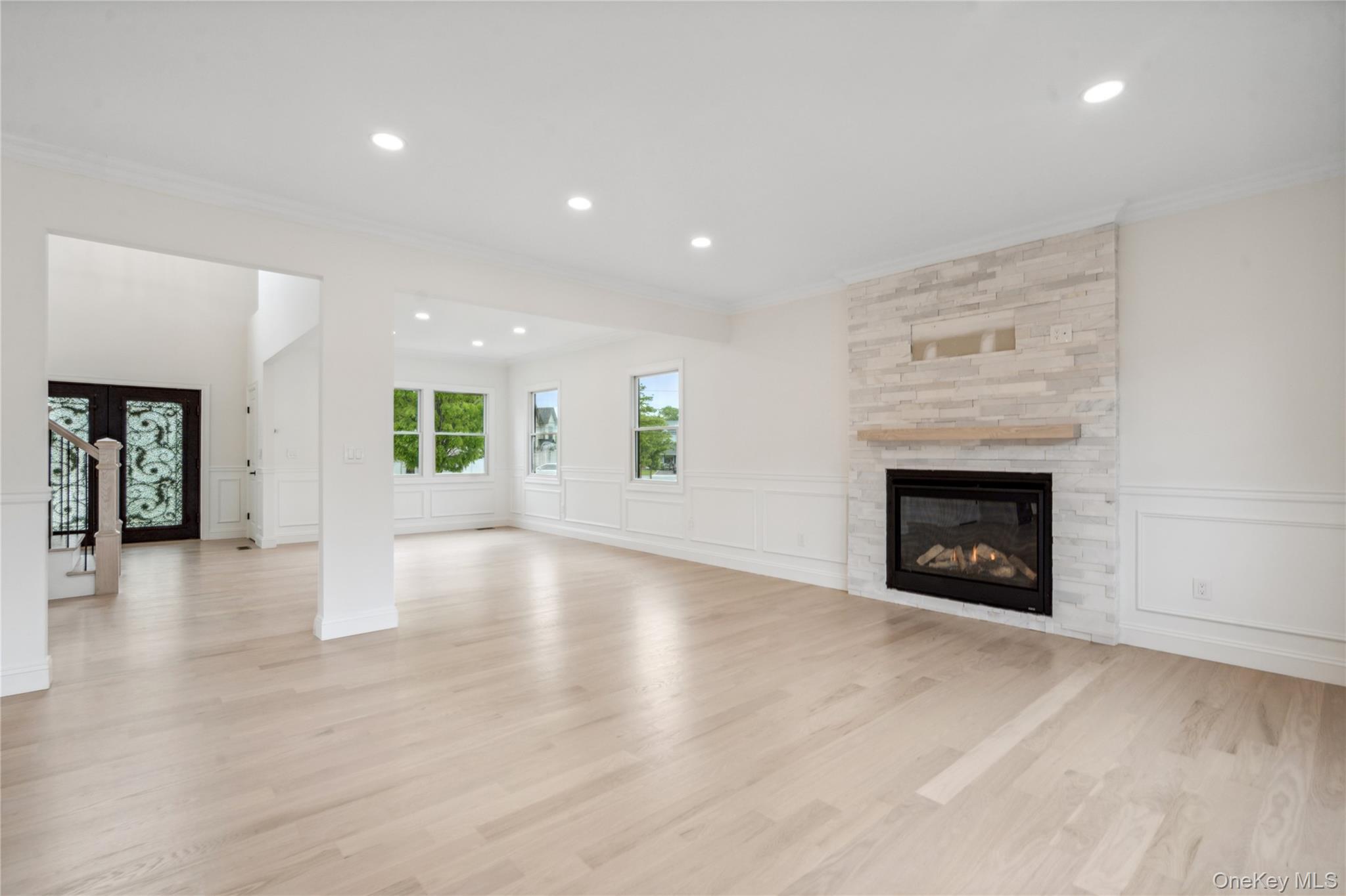 #12 photo, 15 Lorraine Street, Syosset , NY 11791