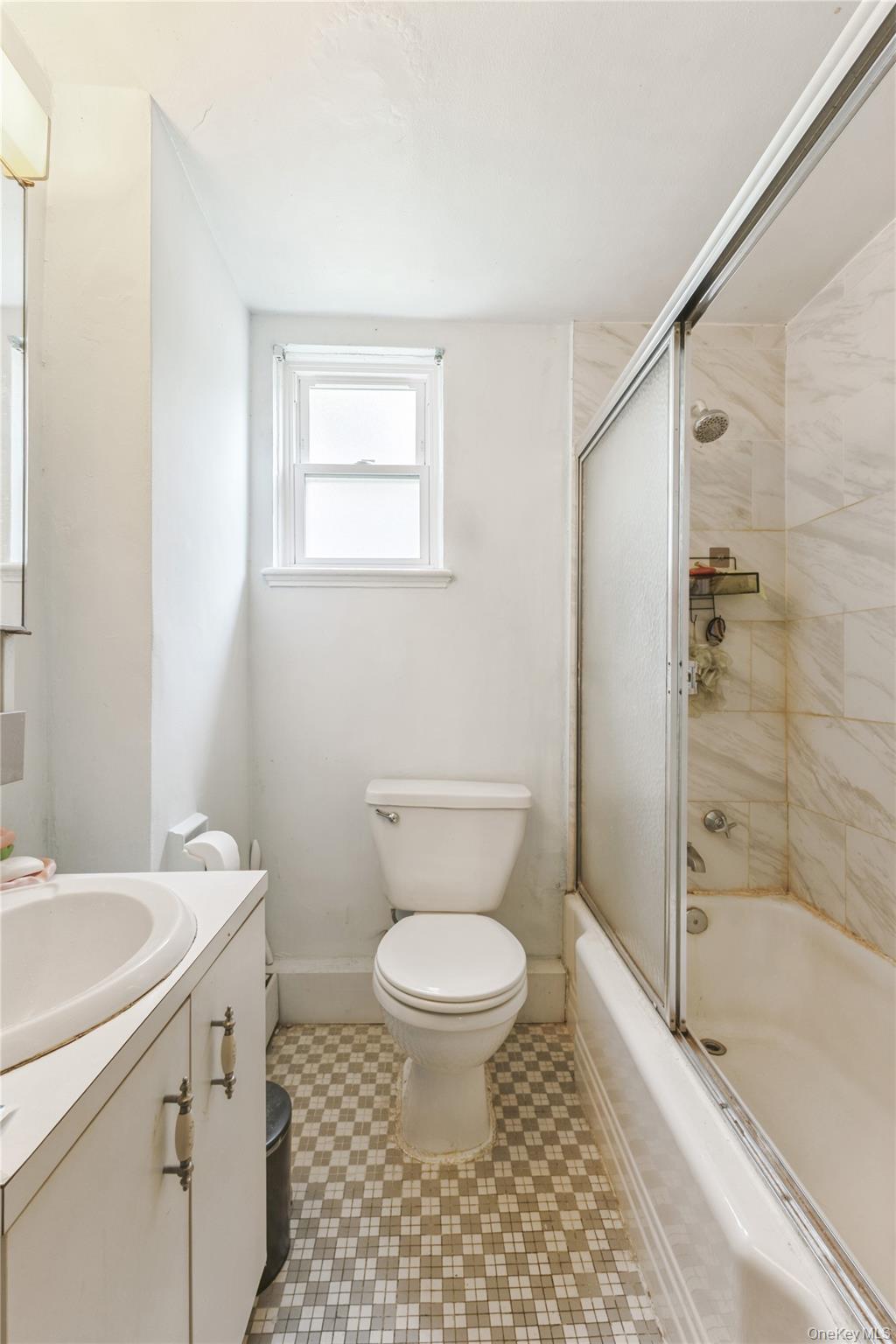 #18 photo, 147-57 Charter Road, クイーンズ区 Briarwood , NY 11435