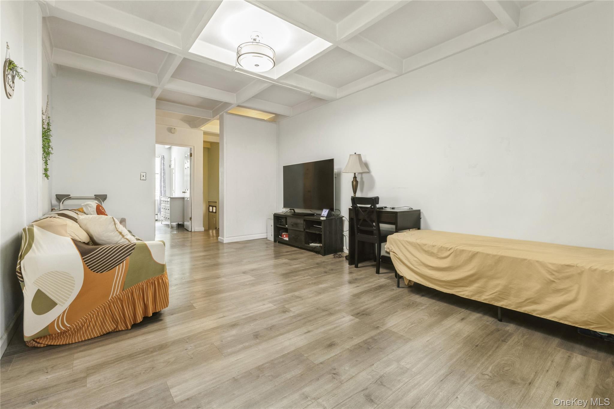 #2 photo, 147-57 Charter Road, クイーンズ区 Briarwood , NY 11435