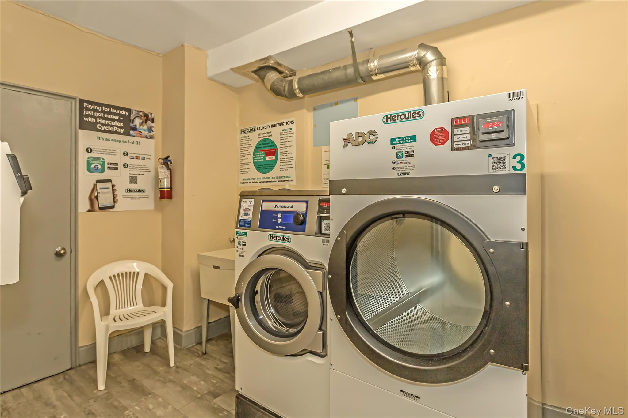 #17 photo, 250 W Merrick Road, ナッソー郡 Freeport , NY 11520