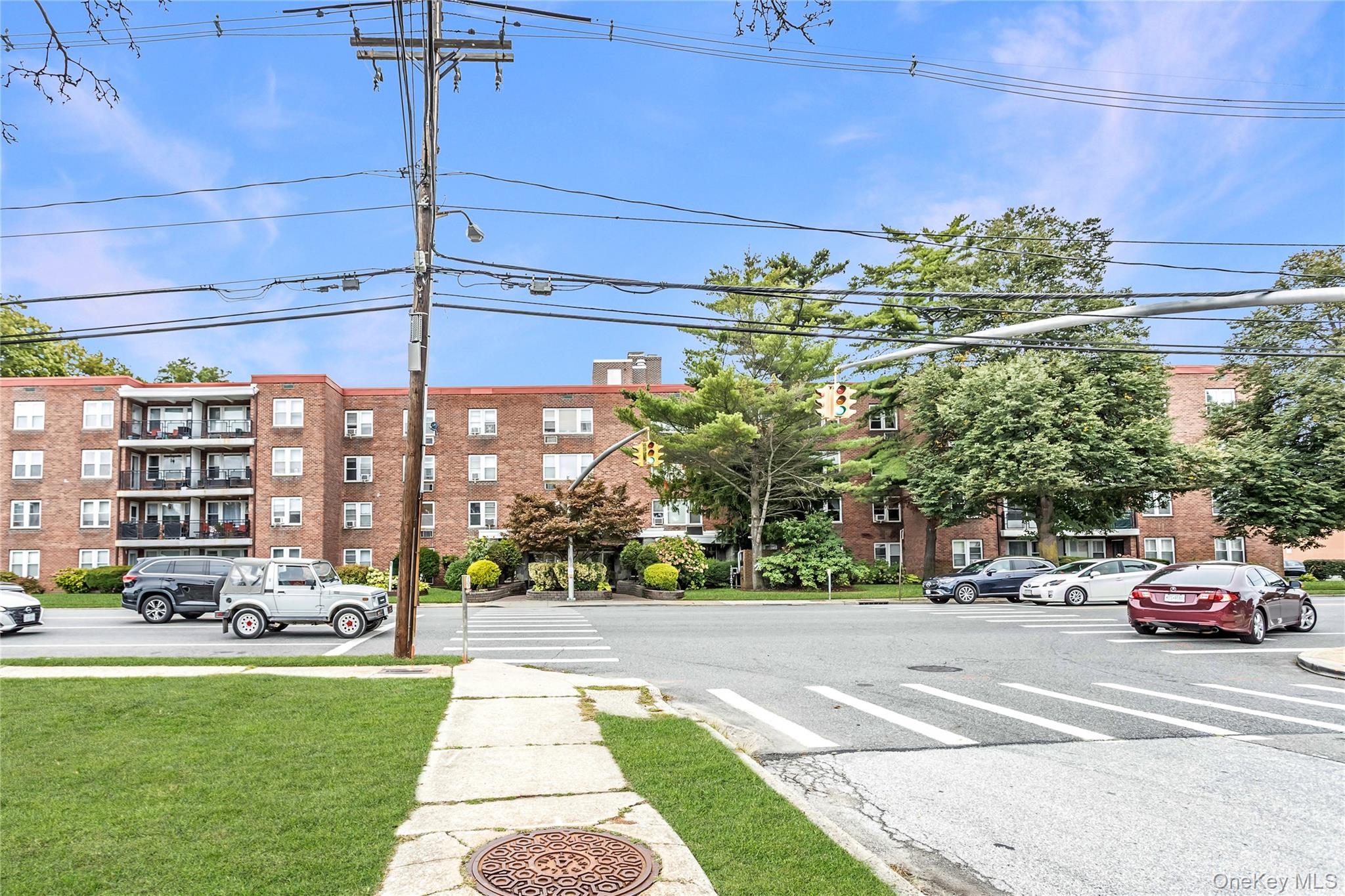 #2 photo, 250 W Merrick Road, ナッソー郡 Freeport , NY 11520